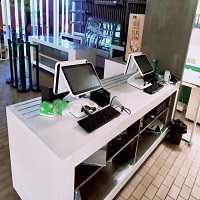 國(guó)萬(wàn)超市收銀進(jìn)銷(xiāo)存系統(tǒng)是一款針對(duì)中小型超市及POS收銀行業(yè)的店面銷(xiāo)售管理系統(tǒng)軟件，其中包含商店管理、超市POS前臺(tái)收銀銷(xiāo)售管理，自助結(jié)算臺(tái)管理、手機(jī)網(wǎng)上商城預(yù)訂系統(tǒng)、條形碼商品管理,倉(cāng)庫(kù)管理、商品出入庫(kù)管理,盤(pán)點(diǎn)管理,倉(cāng)庫(kù)庫(kù)存管理，超市營(yíng)收財(cái)務(wù)統(tǒng)計(jì)管理系統(tǒng),超市日月年報(bào)表系統(tǒng),設(shè)計(jì)與打印系統(tǒng)等功能模塊。