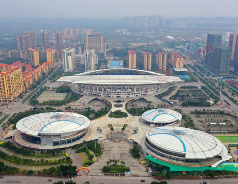 國(guó)萬(wàn)智慧體育館管理系統(tǒng)是一款專(zhuān)業(yè)的體育館營(yíng)運(yùn)綜合管理系統(tǒng)，集前臺(tái)售票收費(fèi)管理、場(chǎng)地管理、收費(fèi)標(biāo)準(zhǔn)、手機(jī)預(yù)訂、會(huì)員管理、文化體育培訓(xùn)功能、在線(xiàn)銷(xiāo)售場(chǎng)館演唱會(huì)門(mén)票功能、檢票功能、在線(xiàn)支付通道管理、陪練管理、一卡通消費(fèi)功能、超市商品銷(xiāo)售系統(tǒng)、倉(cāng)庫(kù)管理、統(tǒng)計(jì)報(bào)表等。